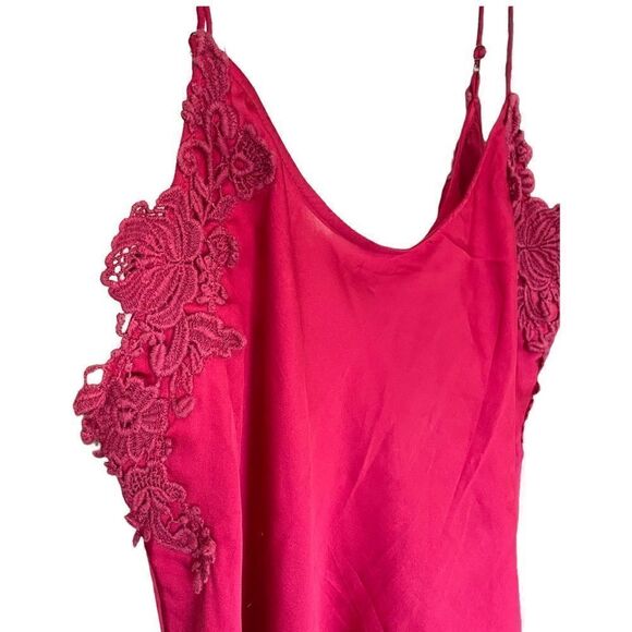 Free People Lace Crochet Camisole Red Pink V-Neck Silky Womens XS - Picture 3 of 7